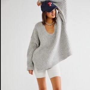NWT Free People Women’s Blue Bell soft cozy oversized Sweater in Gray.